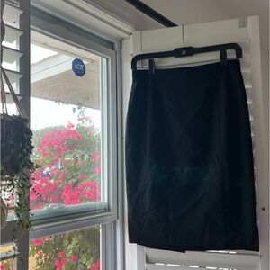 Ann Taylor fitted knee length black pencil skirt